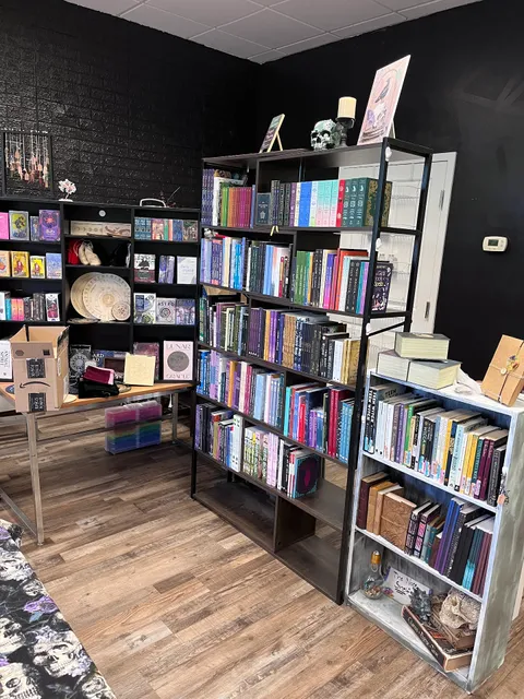 La Lune Metaphysical Shop