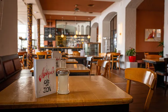 Metropol am Dom - Café & Restaurant