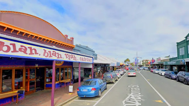 Blah Blah Blah Cafe & Bar