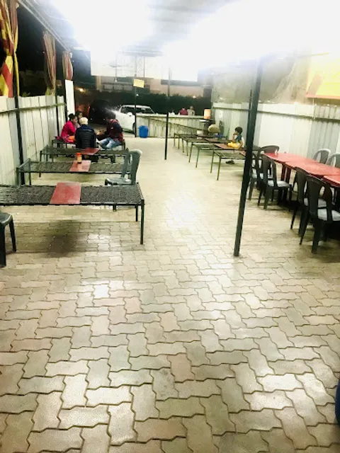 Sai Kings Kumbhaniya Bhajiya, Adajan