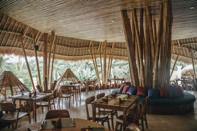 Tebasari Resto, Bar & Lounge