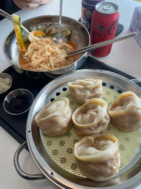 Mandu place - Korean dumpling and noodle 만두 플레이스
