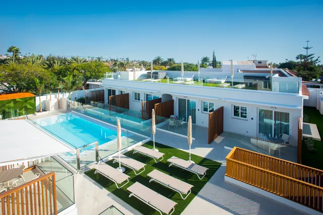 Mar Bianco Luxury Apartments - Gay Men Only