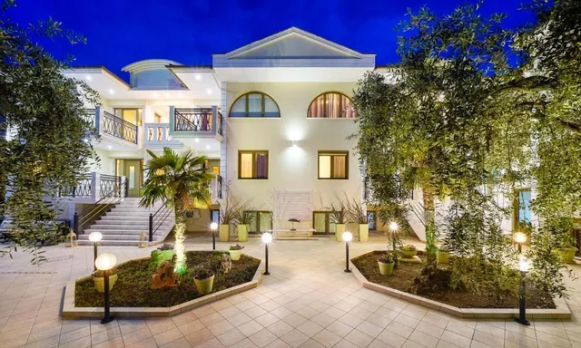 MaryAn Luxury Apartments