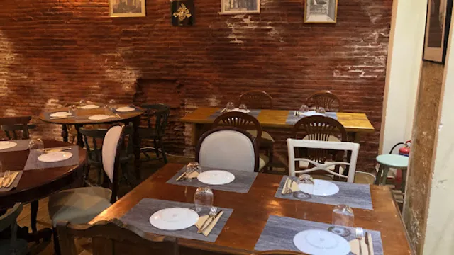 The Funky Taverna of Athens - Retro Gastro