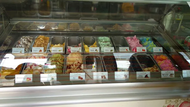 Tôa Tôa Gelataria Bar