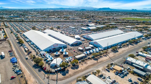 G&LW Tucson Gem Show - Gem Mall & Holidome