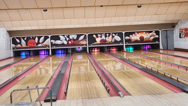 EML Bowling Lanes