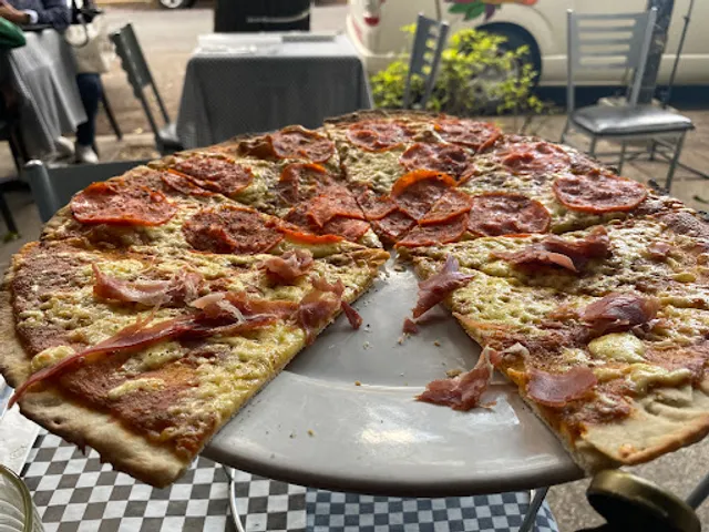 Panizzeria Mezzo Mezzo