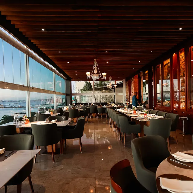 Restaurante Mistura Contorno