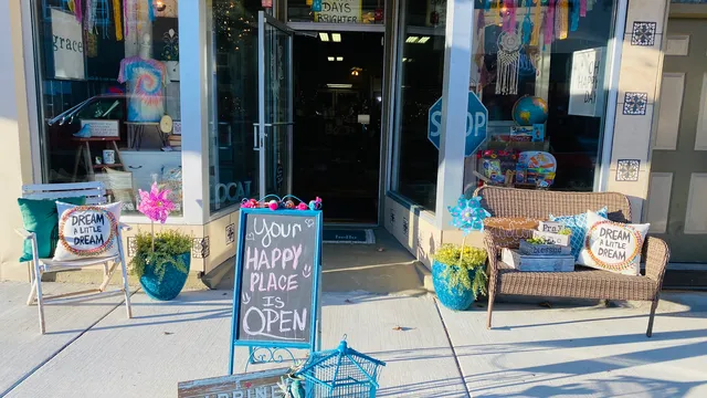 Simply Yours, your HAPPY place!