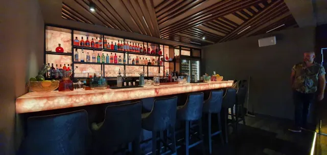 No. X Restaurant & Lounge