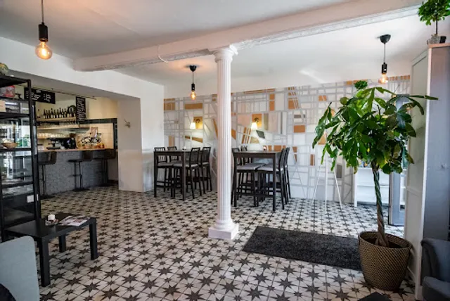 𝐓𝐨𝐦𝐦𝐲 𝐏𝐢𝐳𝐳𝐚 & 𝐁𝐮𝐫𝐠𝐞𝐫