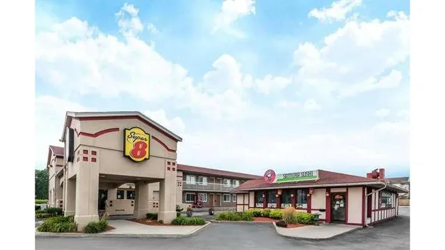 Super 8 by Wyndham Guelph