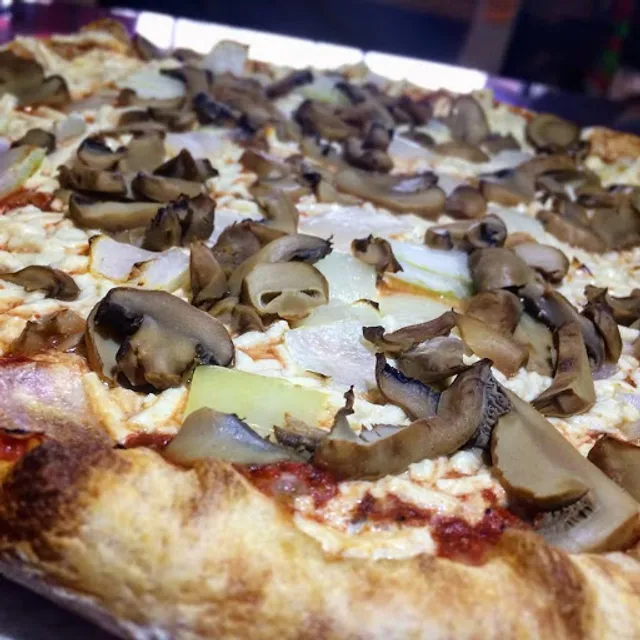 Nina's Wing Bites & Pizza in Dunmore