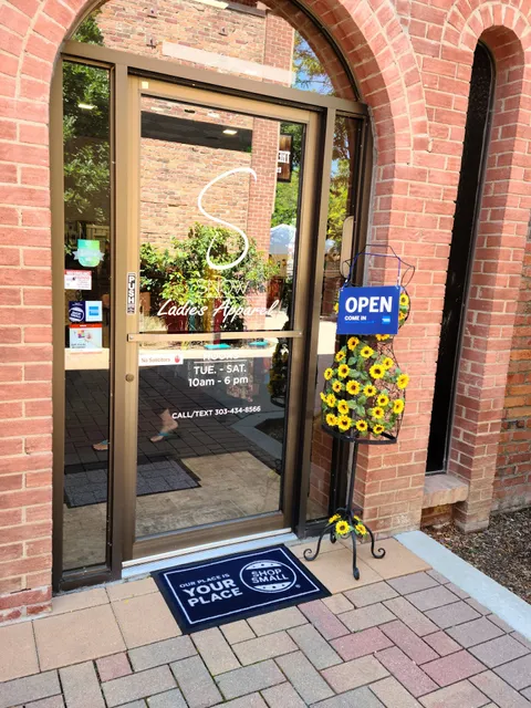 SNOW Apparel Women's Clothing Boutique