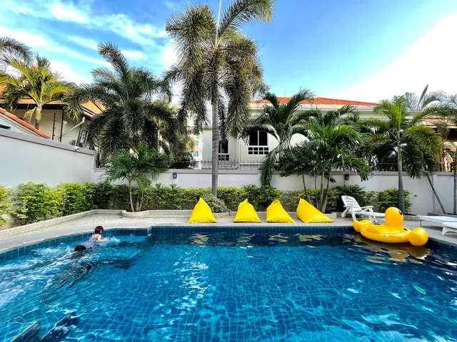 Phratamnak 6 Pool Villa Pattaya