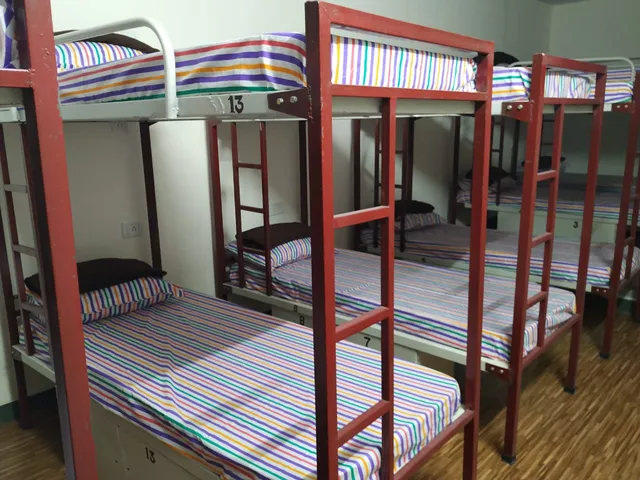 11PRIDEINN A/C DORMITORY