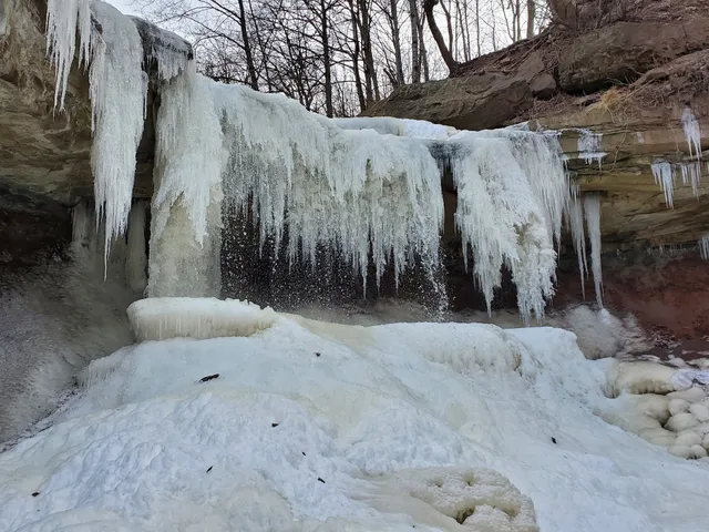 Lower Punchbowl Falls