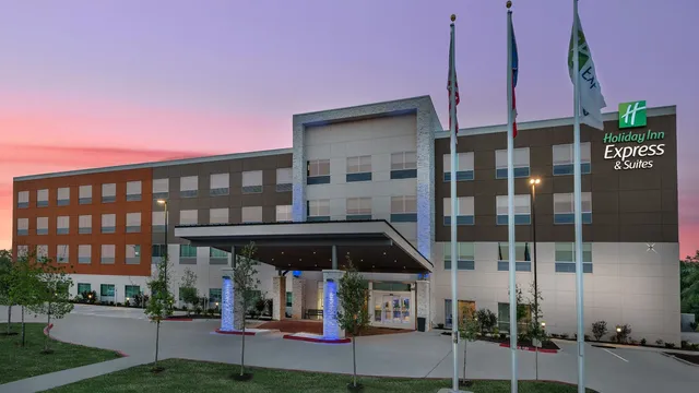 Holiday Inn Express & Suites Bryan - College Station by IHG