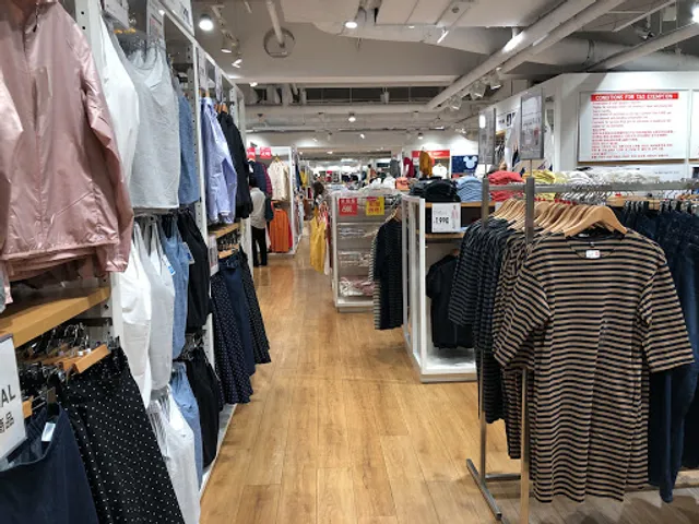 UNIQLO Ikebukuro Tobu