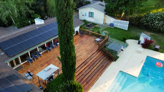 Riverside Vacation Holiday Rental / House / Weddings / Family Reunions / Baby Showers