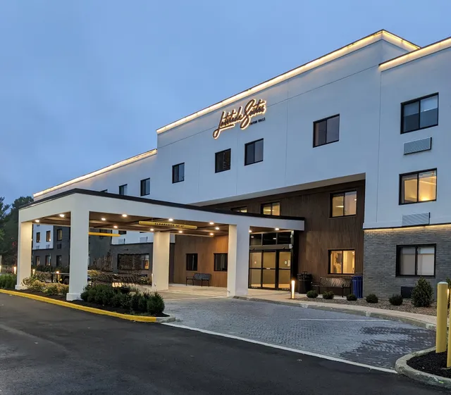 Latitude Suites Tinton Falls Eatontown,BW Premier Collection