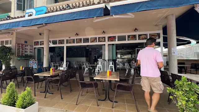 Hamburguesería D-2 desde 1982