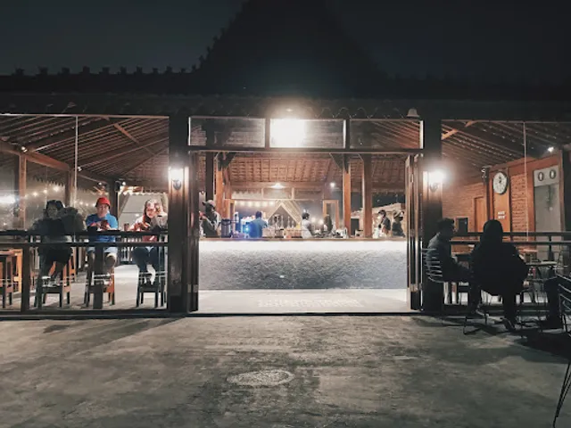 Aksanawa Coffee & Eatery