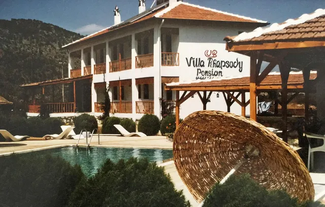Villa Rhapsody