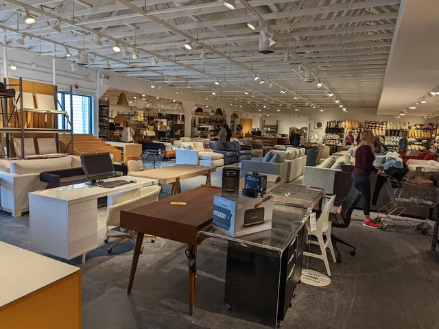 Crate & Barrel Outlet