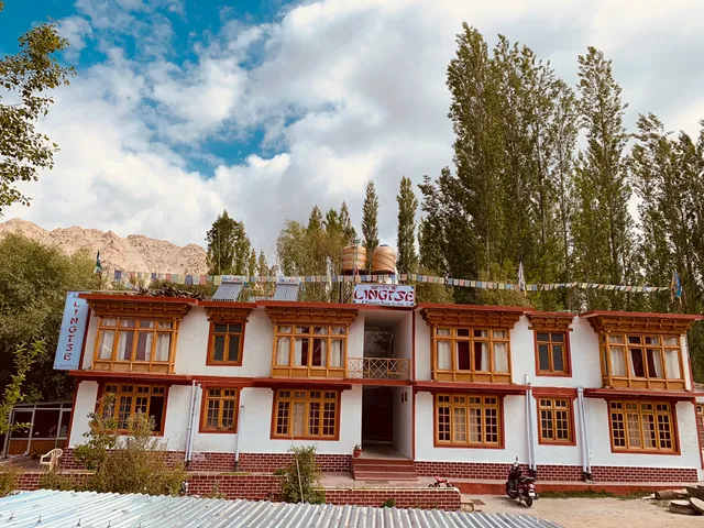 Lingtse A peaceful place to stay