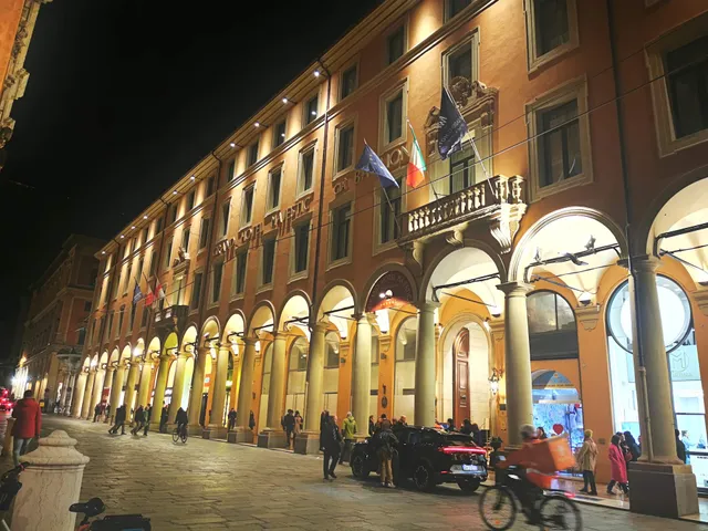 Macan Central Palace