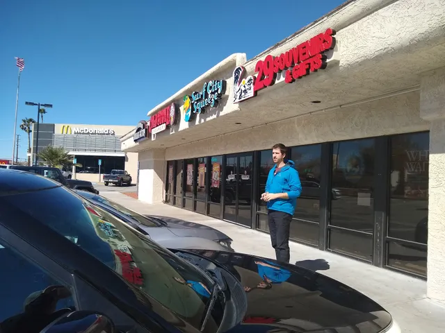 29 Souvenirs & Gifts