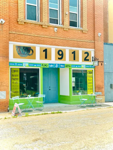 1912 Coffee and Bites