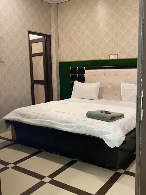 OYO 83076 Dynamo Guest House