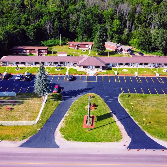 Champlain Motor Inn ( New Management)