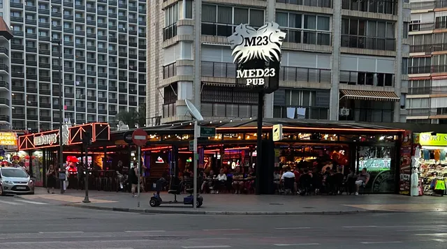 Med 23 Pub