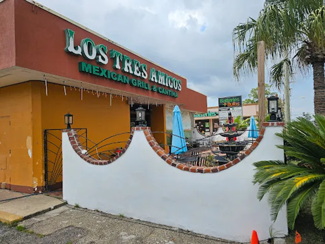 Los Tres Amigos Mexican Grill