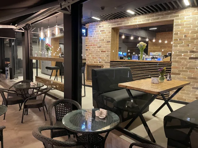 B&B Coffee House (Francuzskoye posol'stvo)