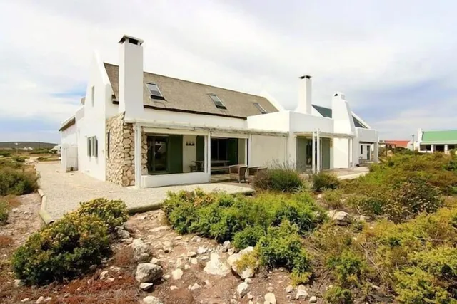 Bamboesbaai Beach House