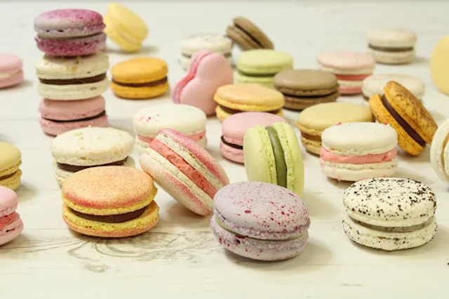 Macarons & More