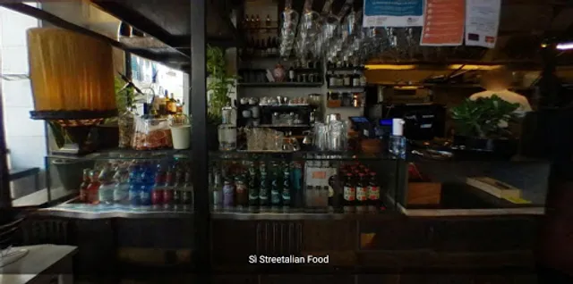 Sì Streetalian Food