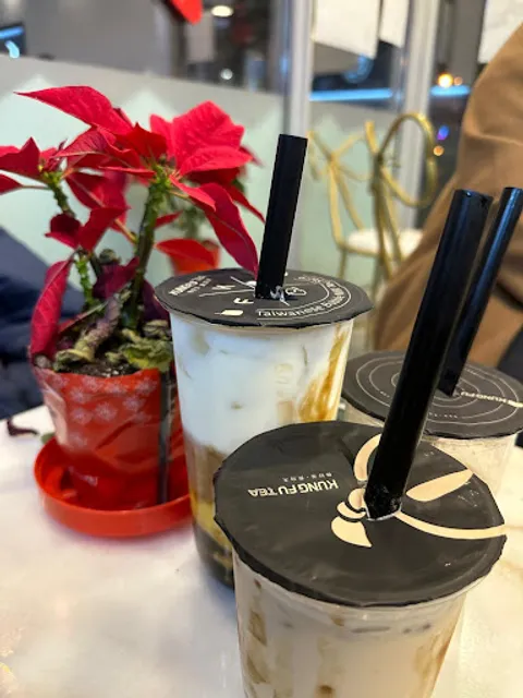 Kung Fu Tea on Lake Shore