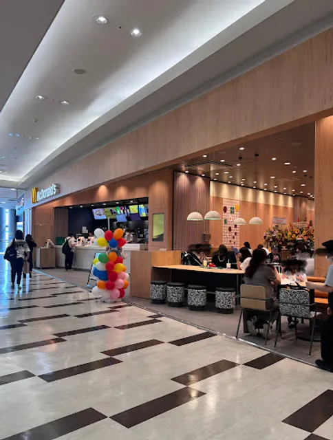 McDonald's Aeon Mall Sakai Kitahanada