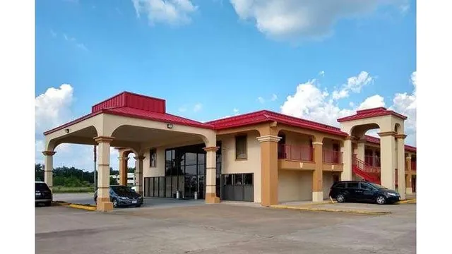 Econo Lodge Inn & Suites West - Energy Corridor