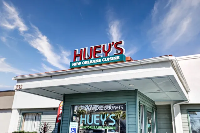 Huey's on Main
