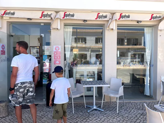 Alice Gelateria | art & heart