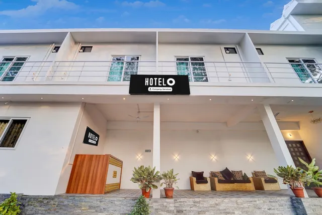 Hotel O Gandhi Nagar Near South Railway Backgate