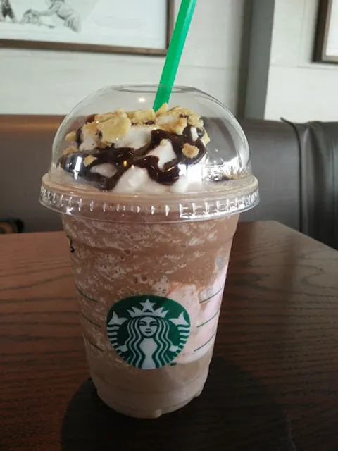 Starbucks 118 Timog Avenue